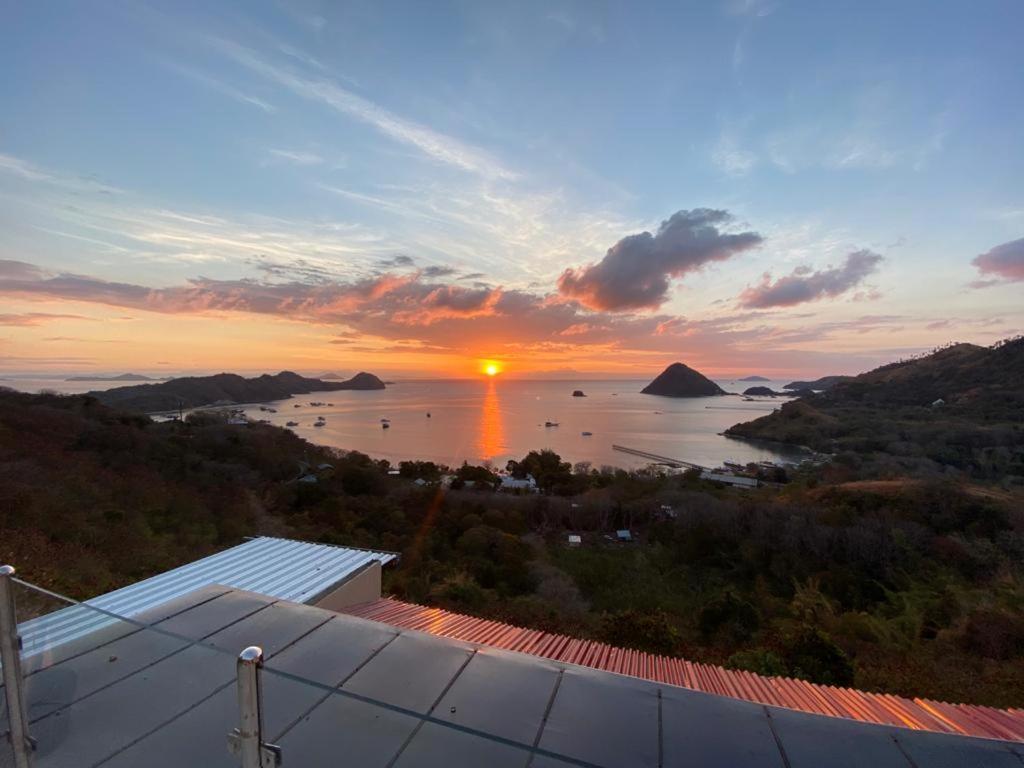 Sunset Hill Hotel Labuan Bajo Zewnętrze zdjęcie