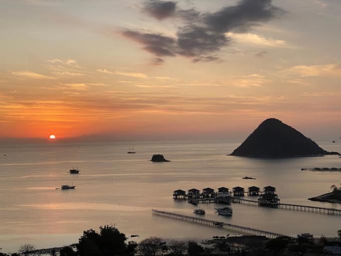 Sunset Hill Hotel Labuan Bajo Zewnętrze zdjęcie