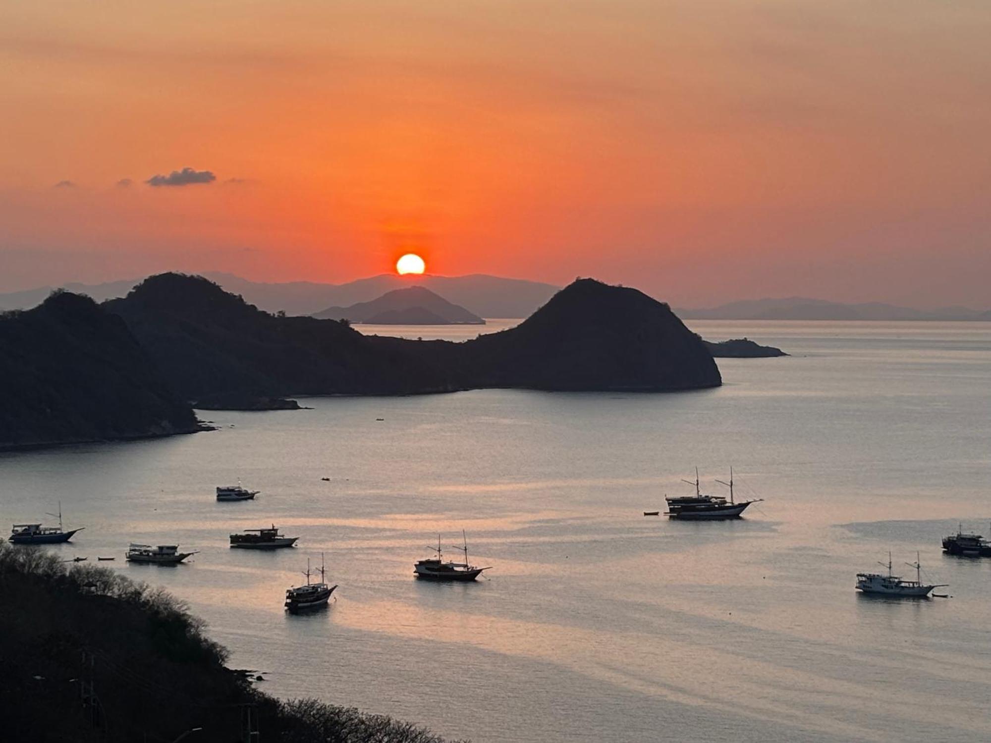 Sunset Hill Hotel Labuan Bajo Zewnętrze zdjęcie